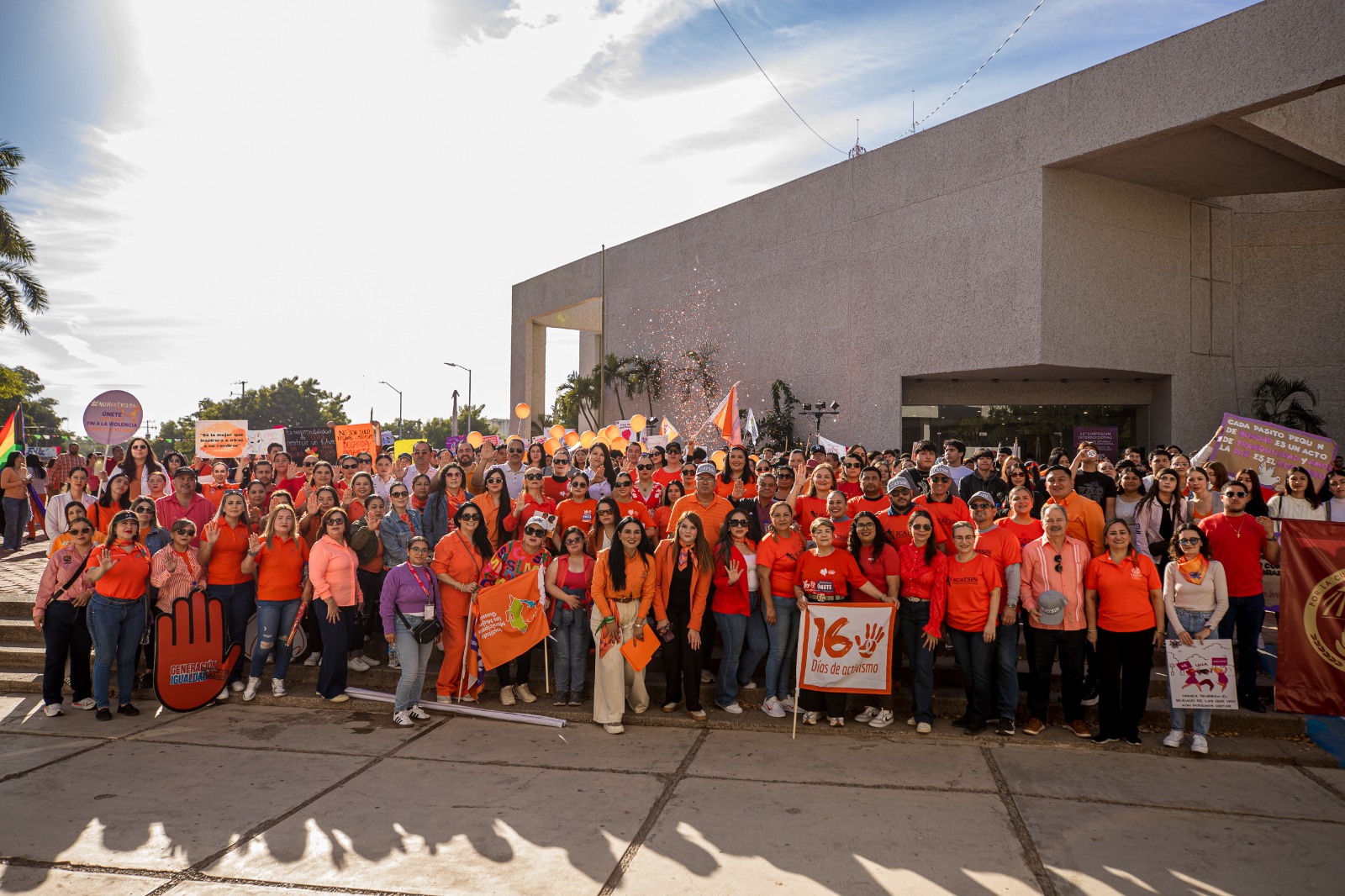 Marcha Naranja en Guasave