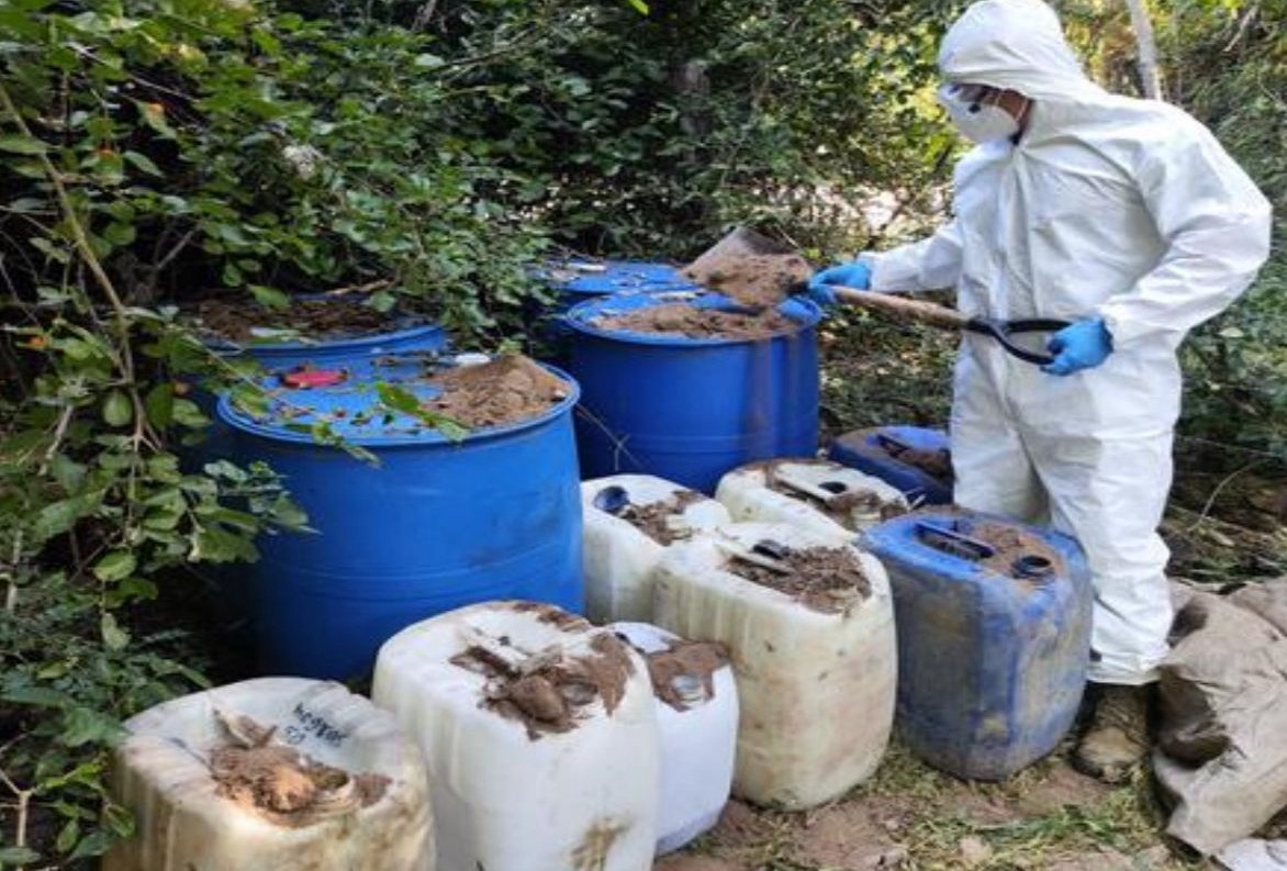 Material para elaborar droga asegurado en Sinaloa