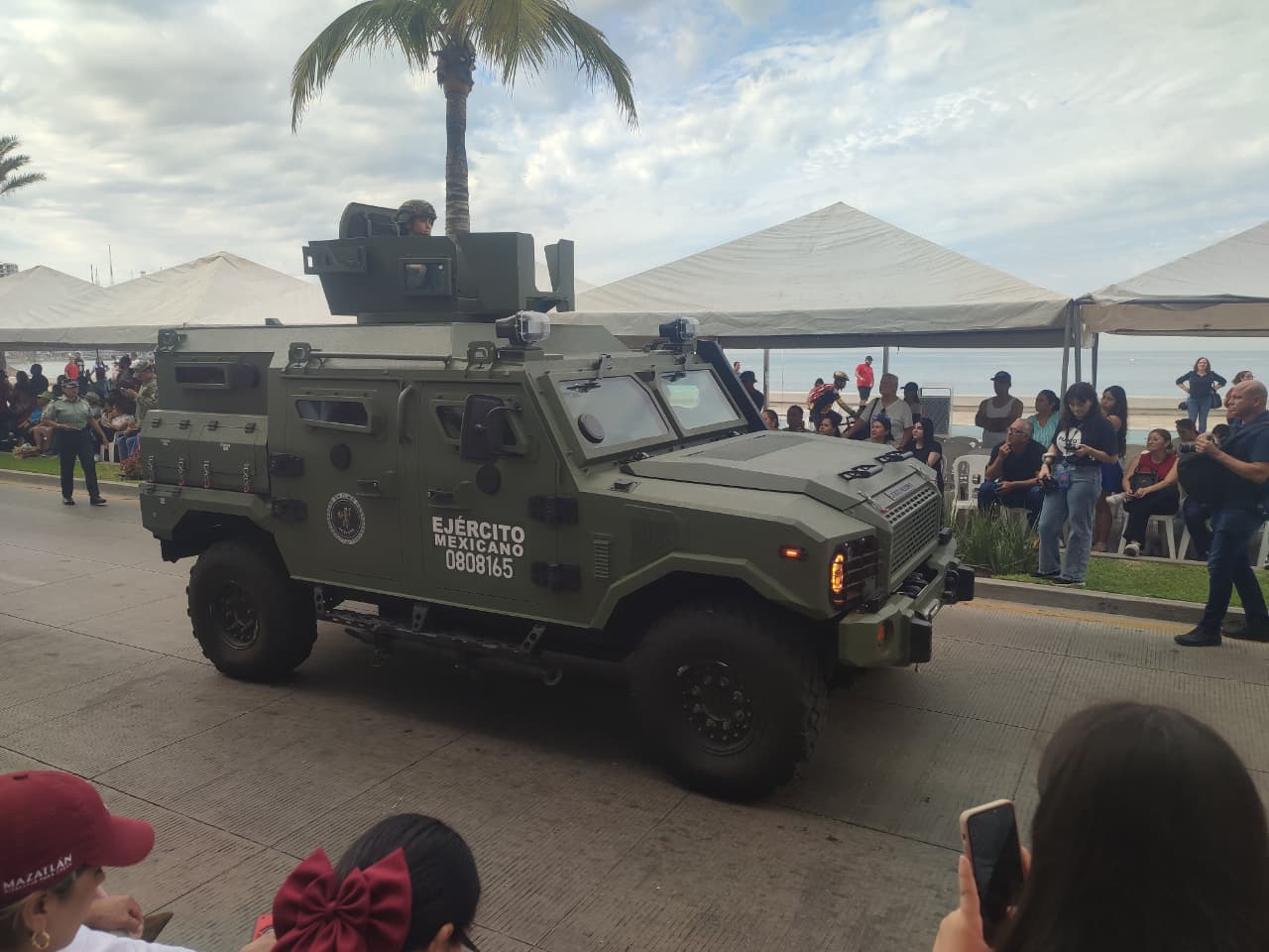 Desfile por el 115 aniversario de la Revolución Mexicana en Mazatlán