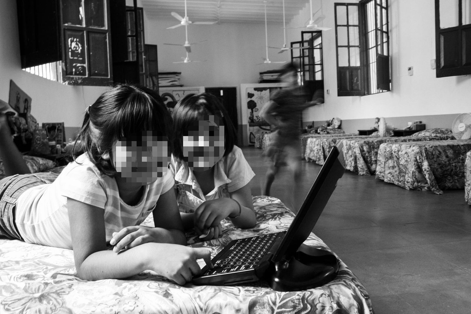 Menores en una casa hogar. Foto temática