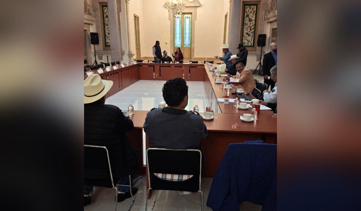 Mesa de diálogo entre productores, transportistas y el Gobierno Federal