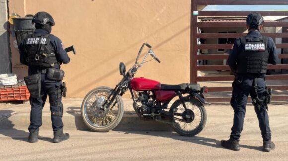 Dos motocicletas, un arma larga y droga fueron asegurados en Culiacán, Sinaloa