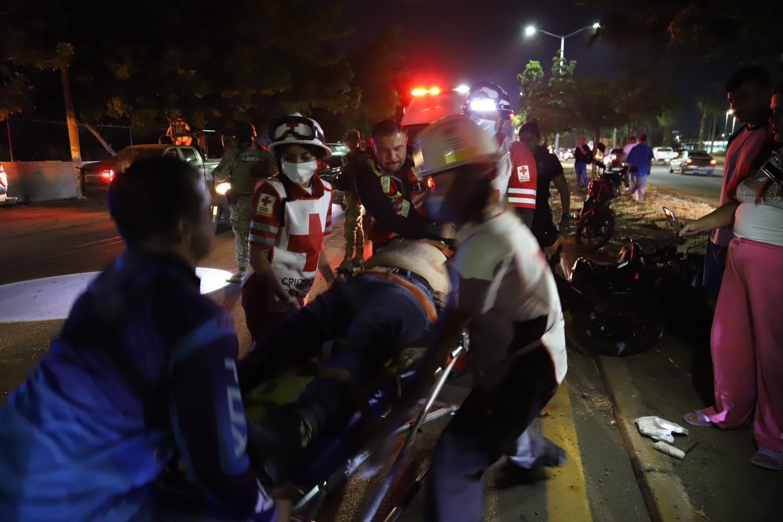 Motociclista arrolla a adulto mayor en Mazatlán, Sinaloa