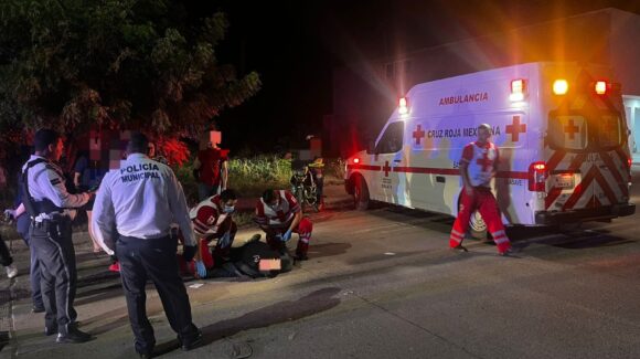 Motociclista resulta lesionado al ser embestido por un vehículo desconocido en Guasave,Sinaloa