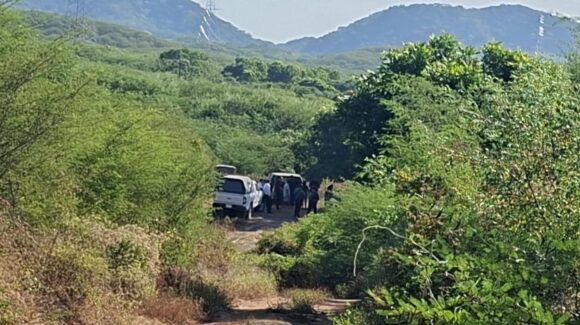 Hallan asesinada a balazos a una mujer en una parcela al norte de Mazatlán, Sinaloa