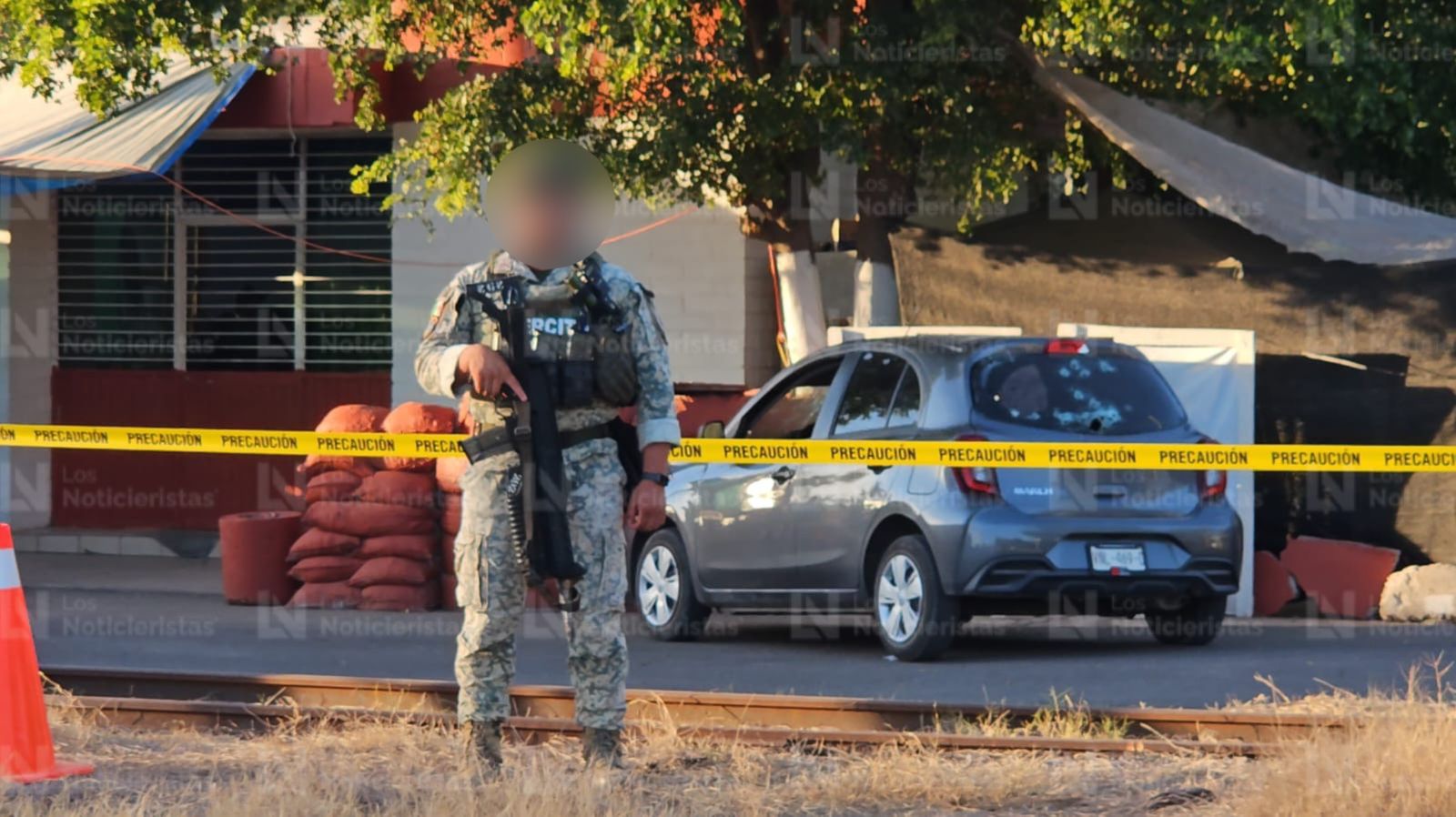 Mujer ejecutada frente al Complejo de Seguridad en Bachigualato, Culiacán, Sin.