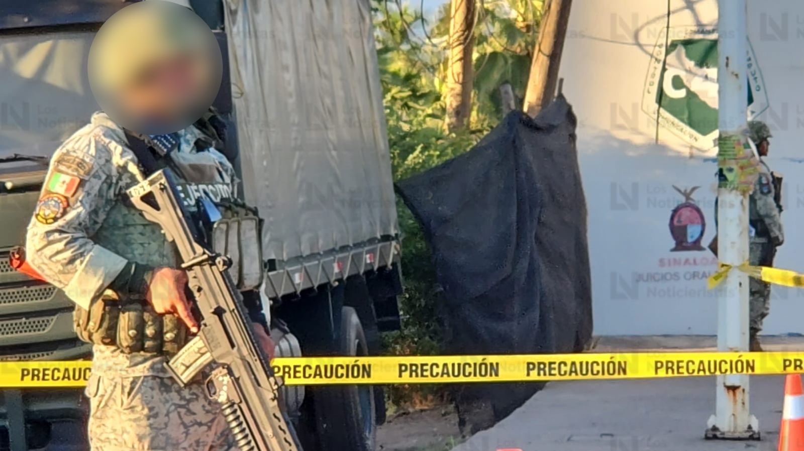 Mujer ejecutada frente al Complejo de Seguridad en Bachigualato, Culiacán, Sin.