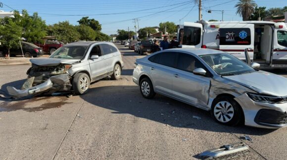 Mujer resulta lesionada tras aparatoso  accidente en el sector Jiquilpan de Los Mochis, Sinaloa
