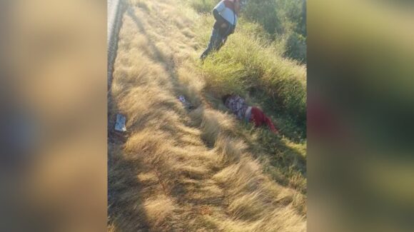 Localizan a una mujer lesionada a las orillas de la carretera Los Mochis – Ahome y el ejido 18 Marzo