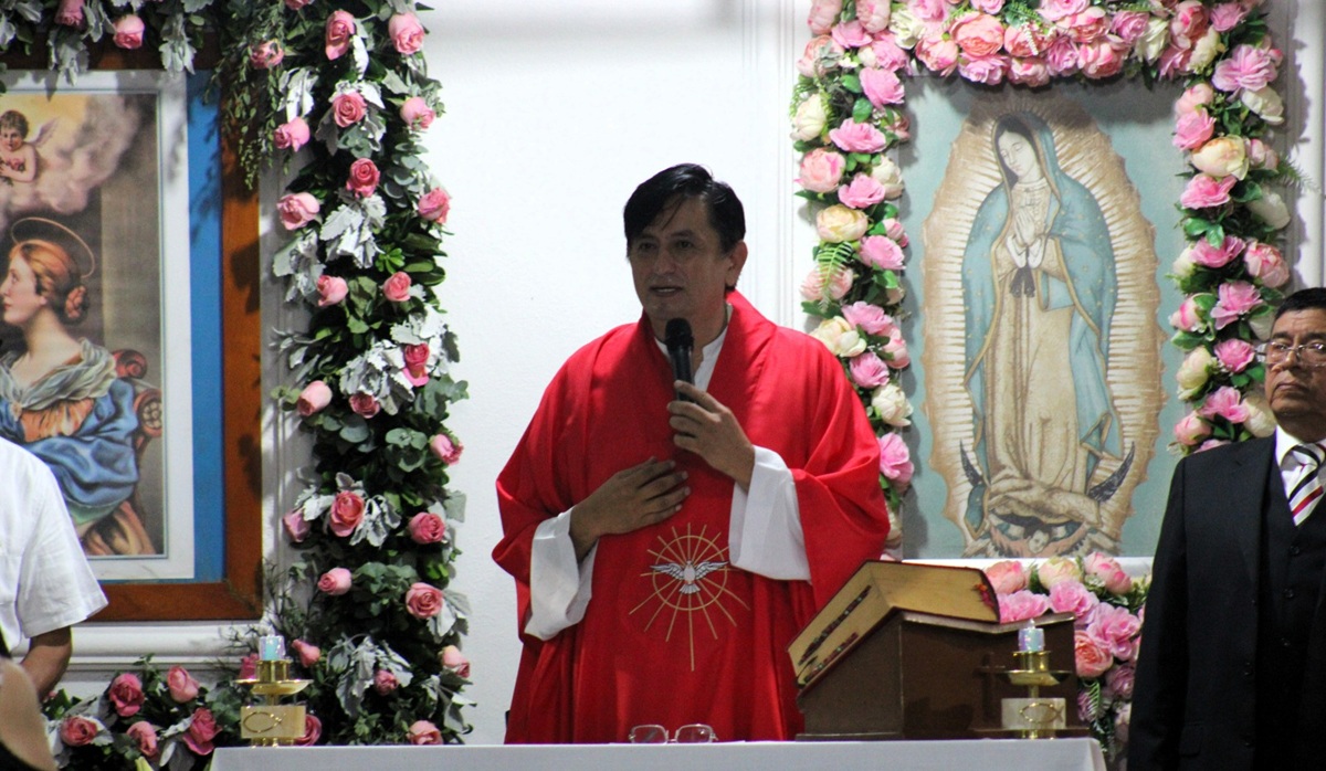 Músicos de Mazatlán acuden a misa por su día en capilla de Santa Cecilia