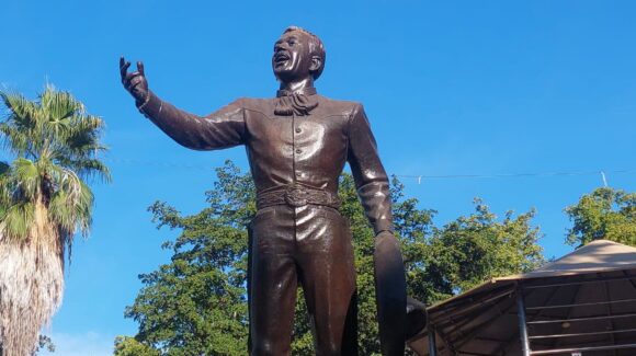 Conmemoran en Guamúchil, Sinaloa, el 108 aniversario del natalicio de Pedro Infante Cruz