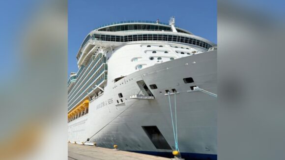 Mazatlán, Sinaloa, despide al Navigator of the Seas tras recibir a 3 mil 650 visitantes
