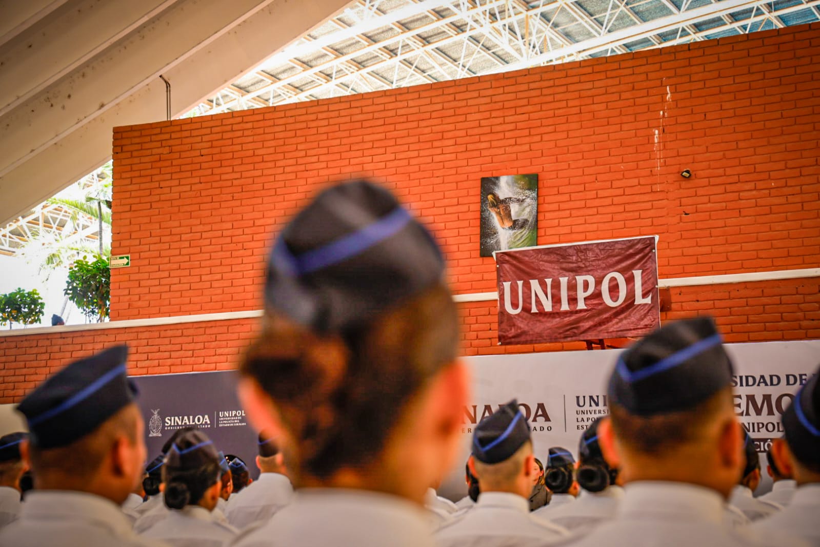 nuevos agentes graduados de la unipol