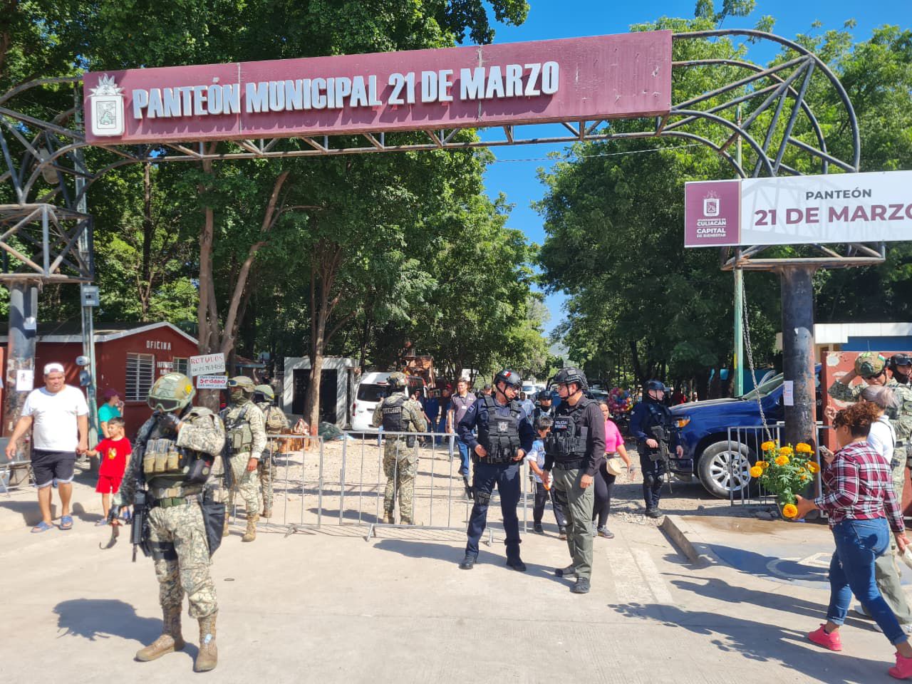 Operativo de seguridad en panteones de Culiacán por el Día de Muertos