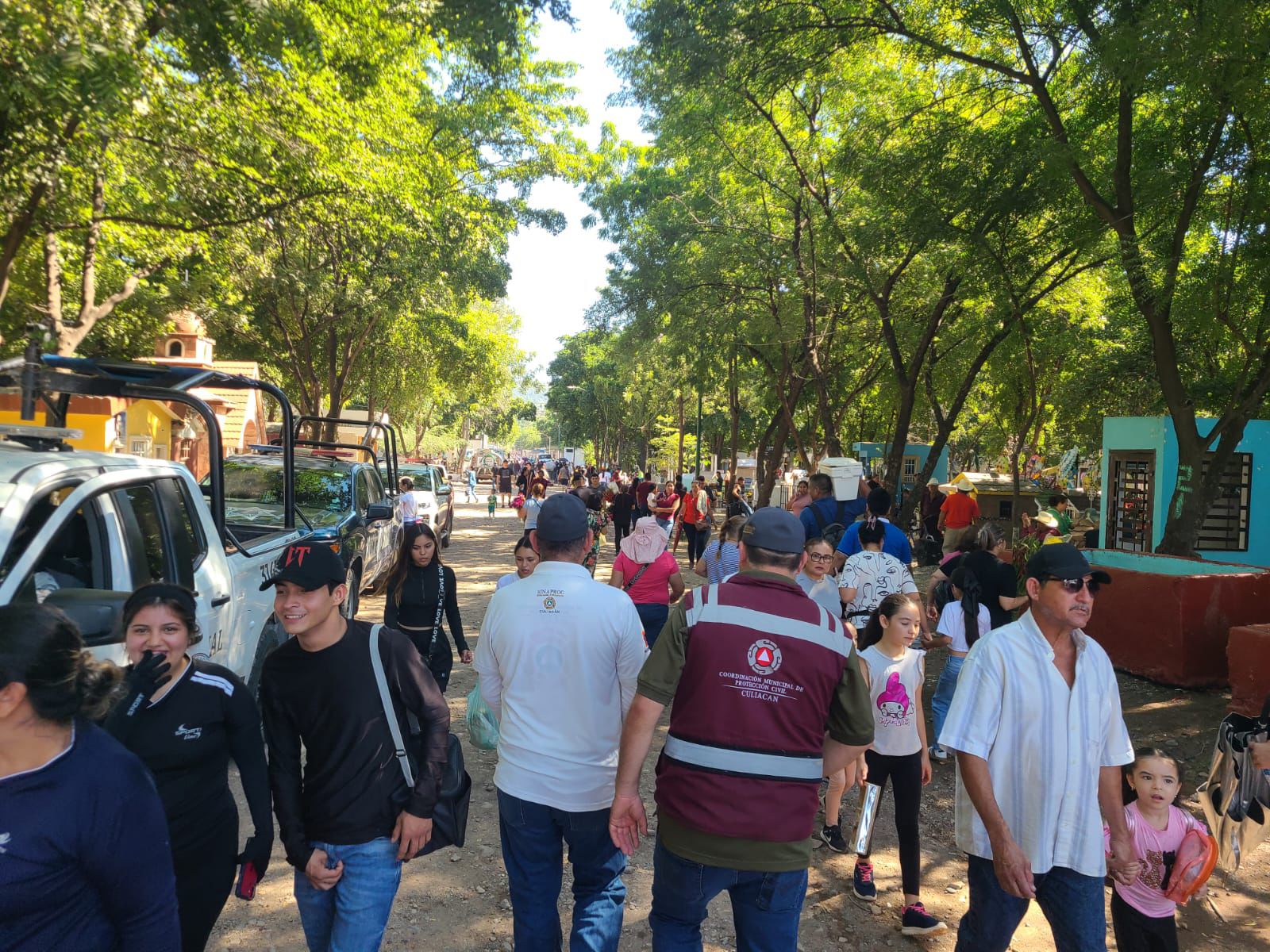 Operativo de seguridad en panteones de Culiacán por el Día de Muertos