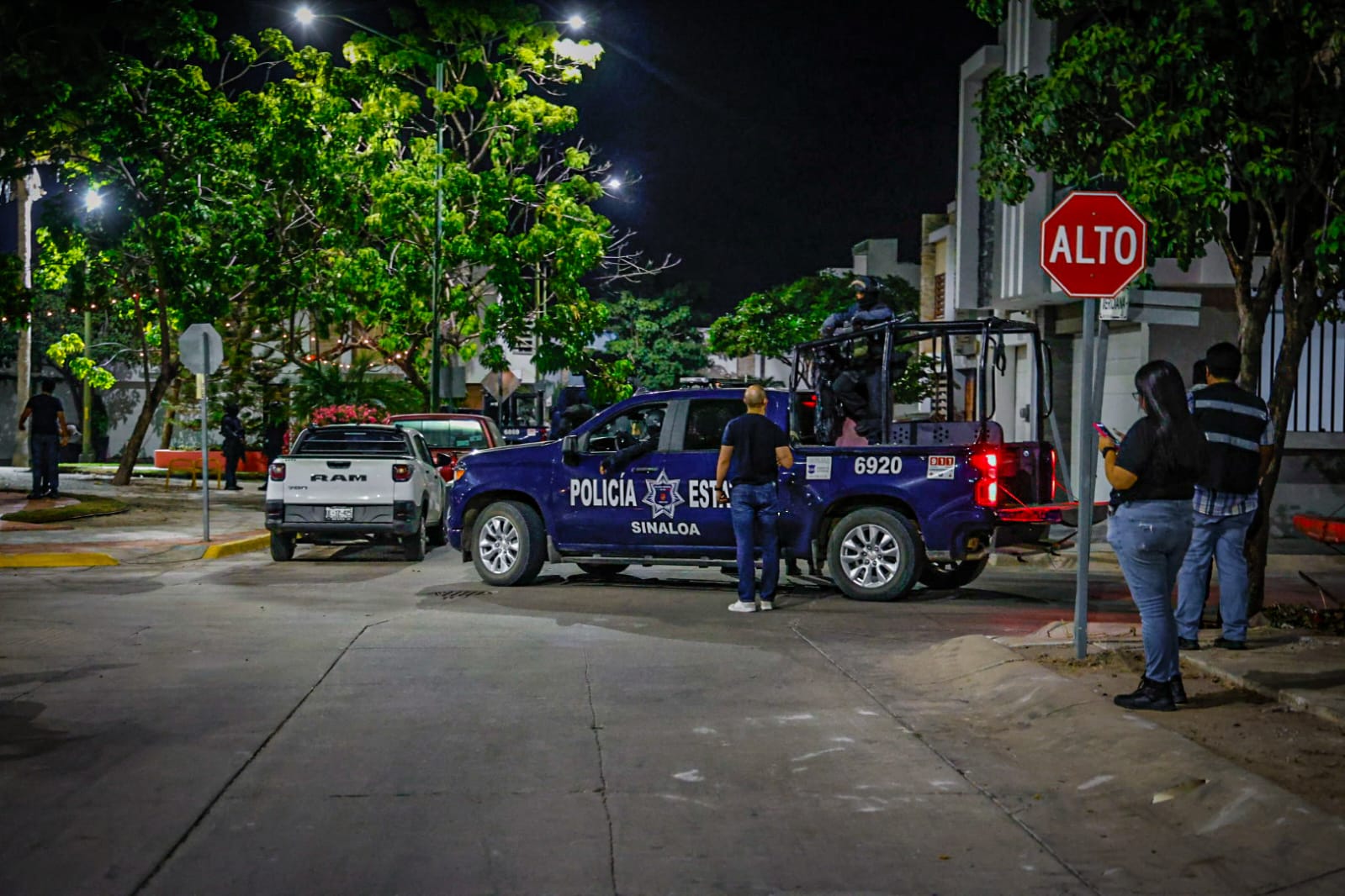 Autoridades realizan operativo en Espacios Barcelona, Culiacán, Sinaloa