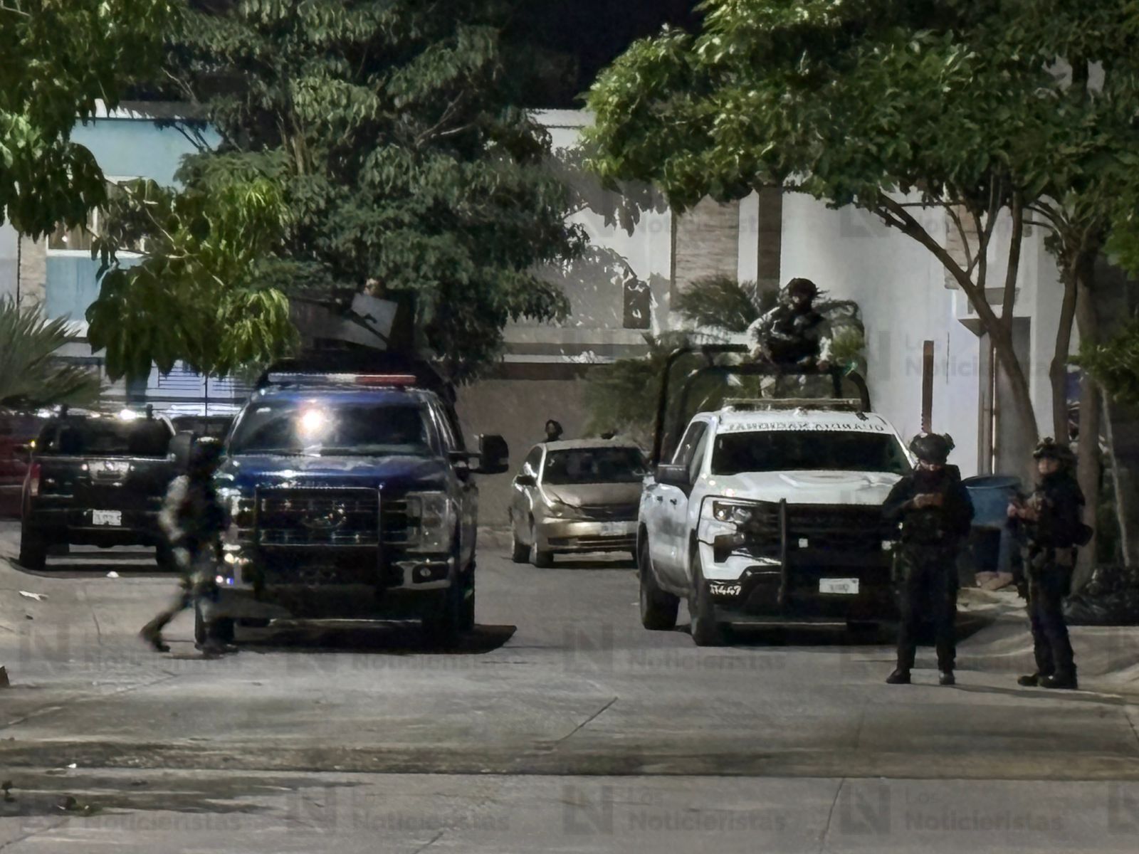 Autoridades realizan operativo en Espacios Barcelona, Culiacán, Sinaloa