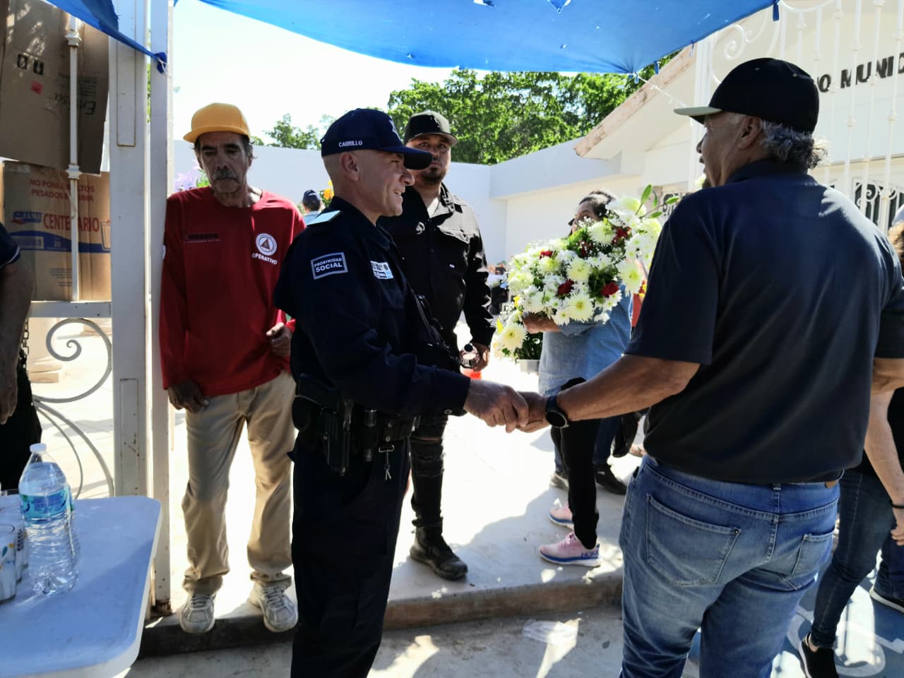 Operativo en panteones de Guasave por el Día de Muertos
