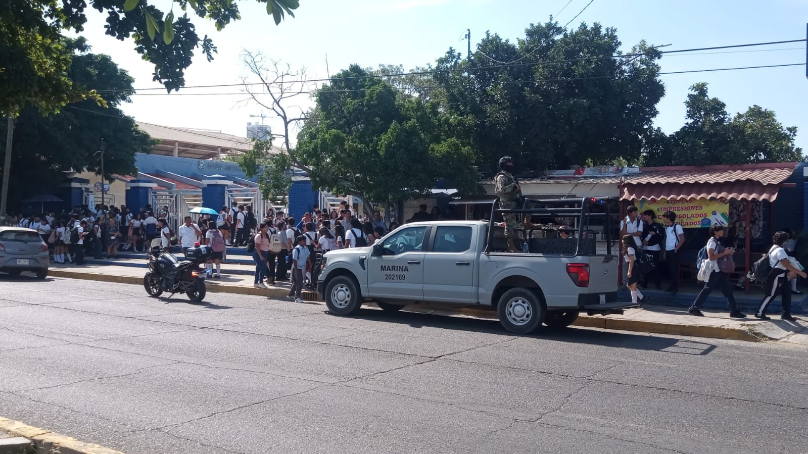Se realiza operativo afuera de preparatoria UAS de Mazatlán, Sinaloa