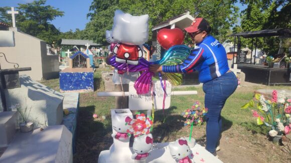 Por un coraje en su embarazo, Nayely visitará cada 1 de noviembre el panteón en Mazatlán; conoce la historia