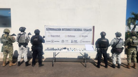 Aparatos de telefonía celular, 20 puntas contundentes y hasta una máquina para tatuar: lo asegurado en la Peni de Aguaruto, en Culiacán