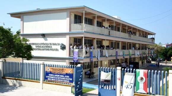 Se realiza operativo afuera de preparatoria UAS de Mazatlán, Sinaloa; se presume que estudiante fue privado de la libertad
