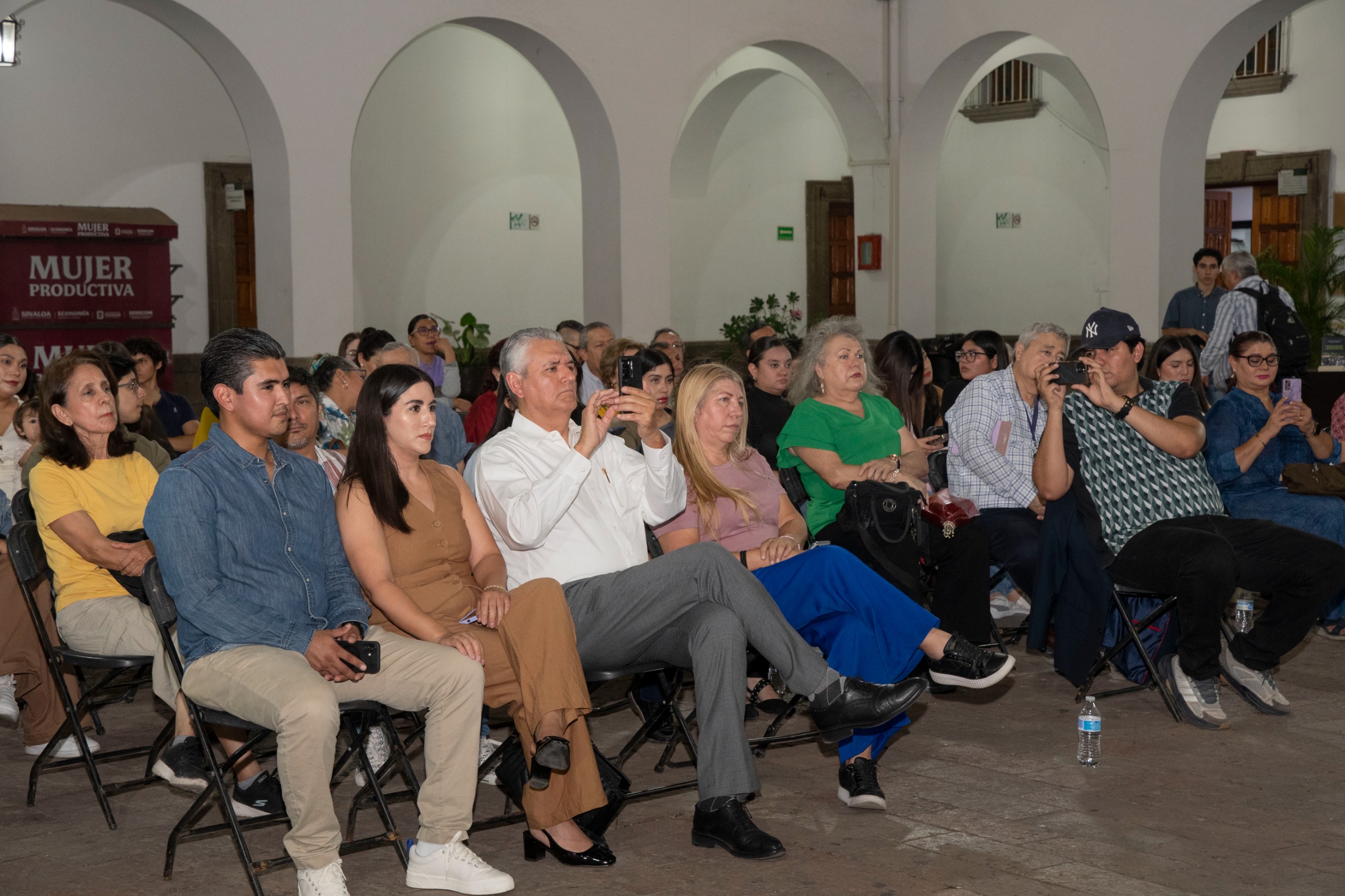 Presentación de libros en la FIL Culiacán 2025
