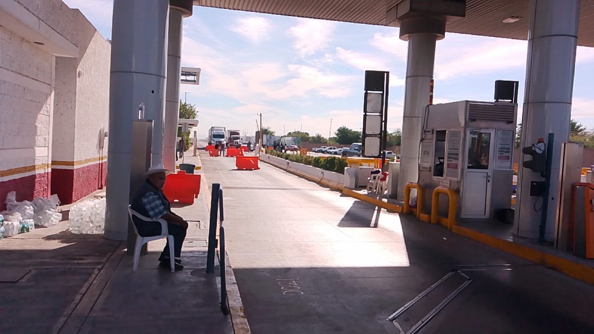 productores en la caseta cuatro caminos en guasave sinaloa