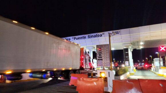¡Libre toda la noche! A las 08:00 horas del jueves bloquearán de nuevo la caseta Cuatro Caminos en Guasave, Sinaloa