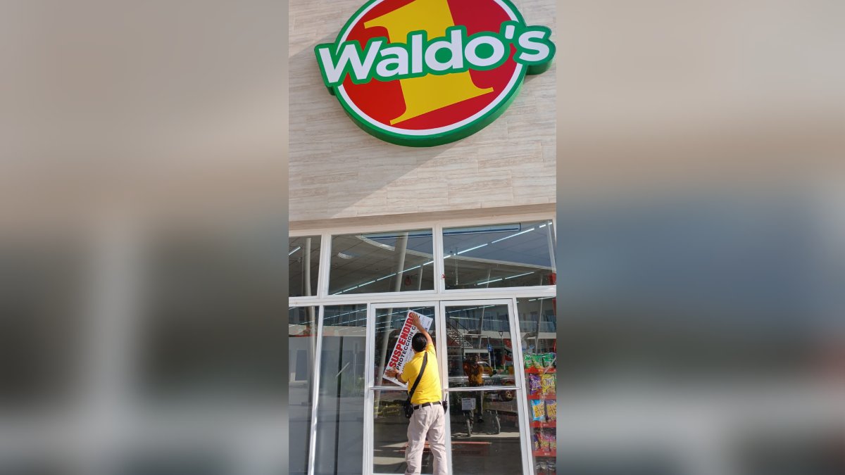 Protección Civil Mazatlán suspende tienda Wlado's