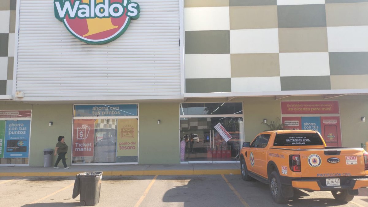 Protección Civil Mazatlán suspende tienda Wlado's