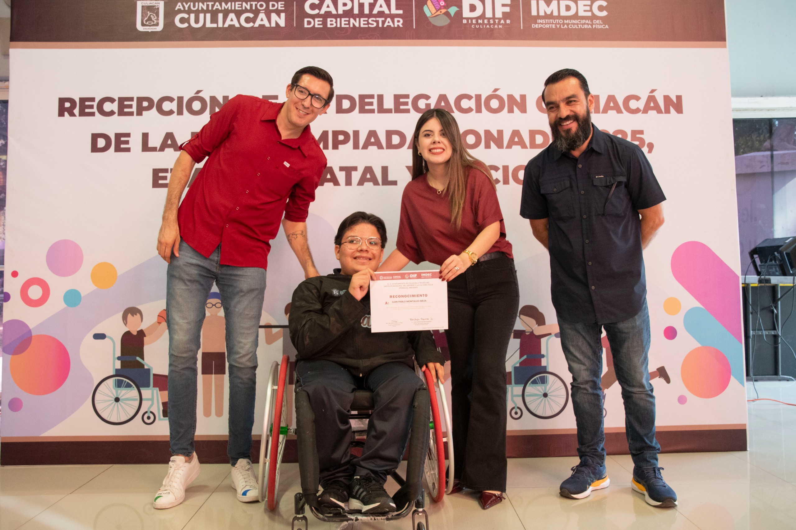 reconocen a medallistas paralimpicos