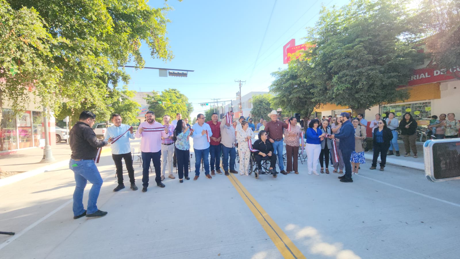Alcaldesa entrega la rehabilitación de la calle Cuauhtémoc en Guasave