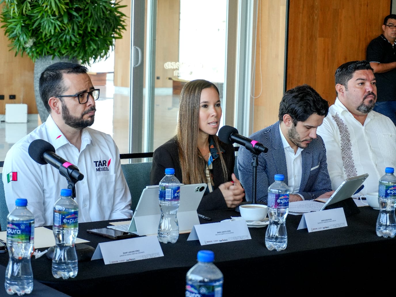 Reunión entre el sector hotelero, aerolíneas y Sectur en Mazatlán