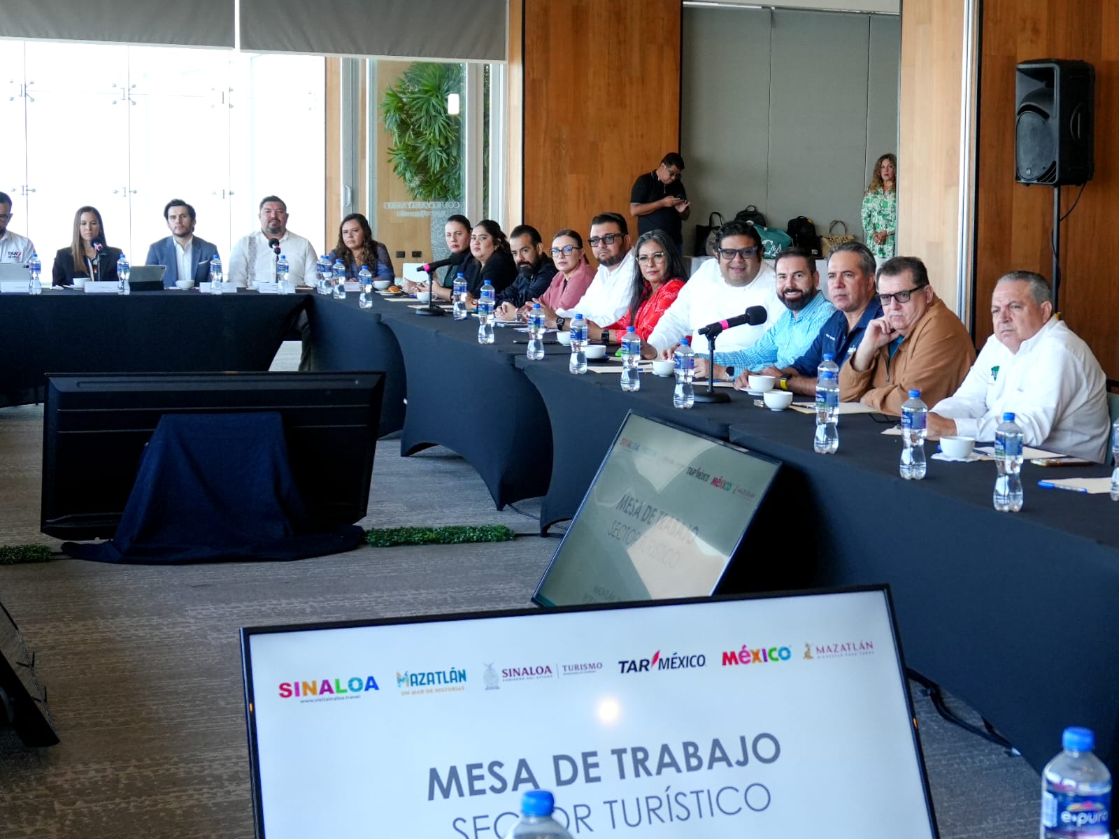 Reunión entre el sector hotelero, aerolíneas y Sectur en Mazatlán