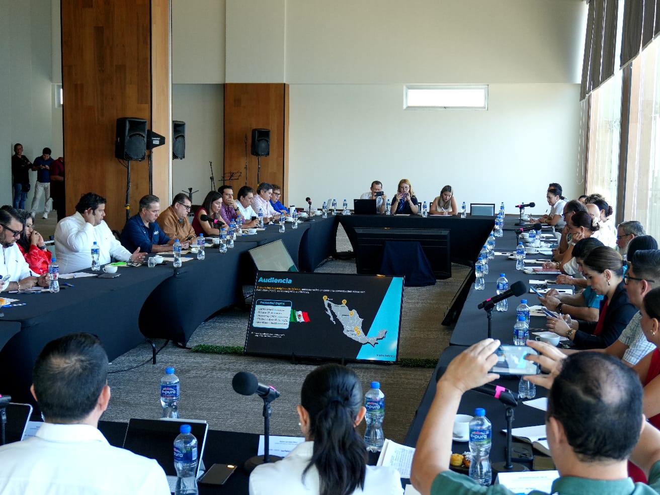 Reunión entre el sector hotelero, aerolíneas y Sectur en Mazatlán