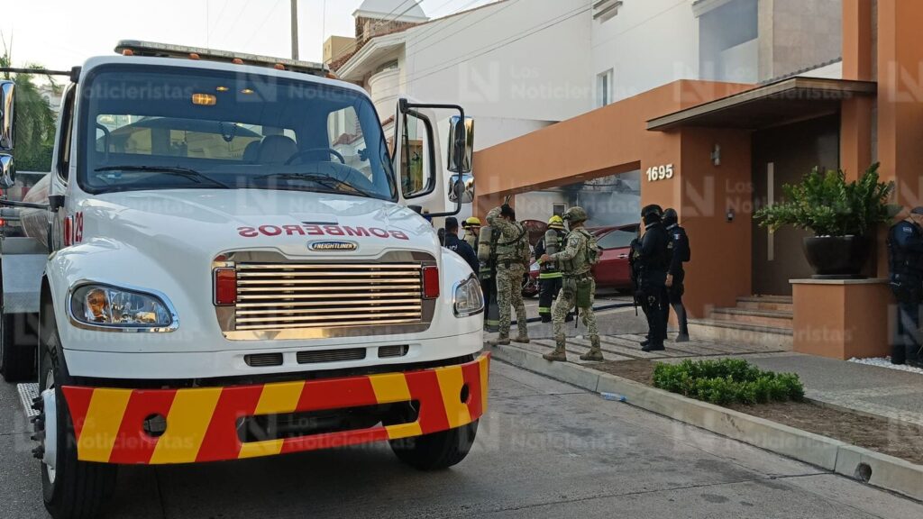 Revientan e incendian otra residencia en Colinas de San Miguel en Culiacán