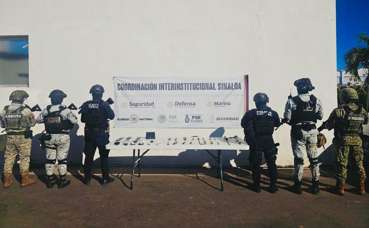 Elementos de la Policía Estatal y Guardia Nacional presentan resultado de objetos asegurados en el penal de aguaruto
