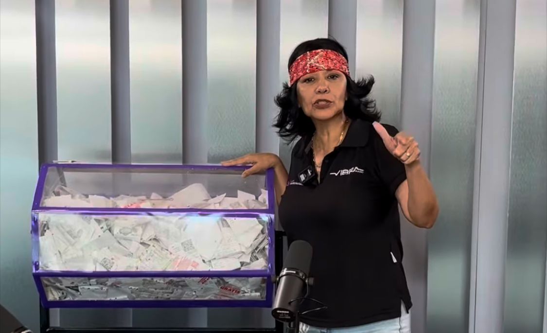 Realizan rifa de motocicleta en Vibra Radio Mazatlán