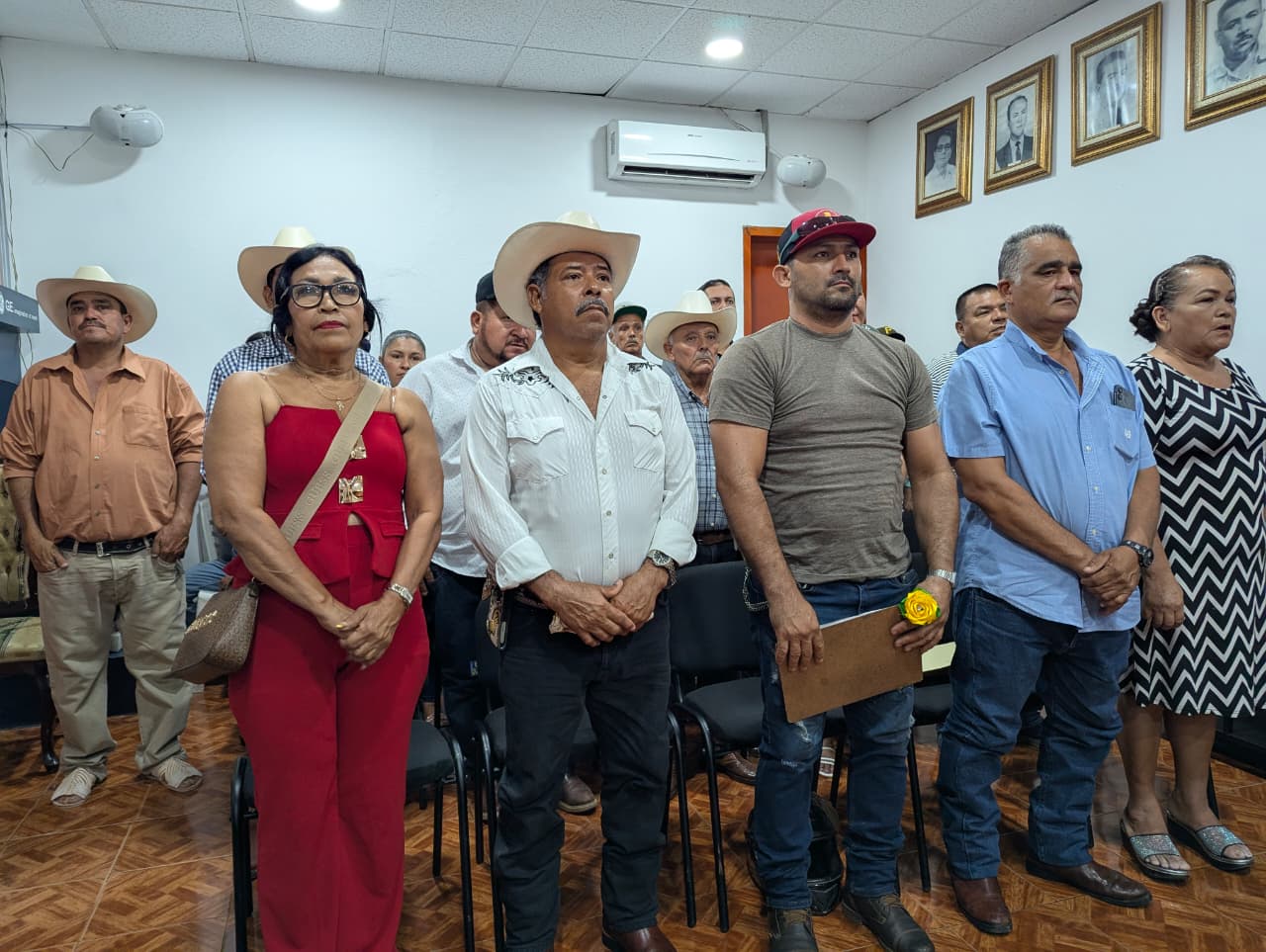 Rinden protesta síndicos y comisarios de Escuinapa