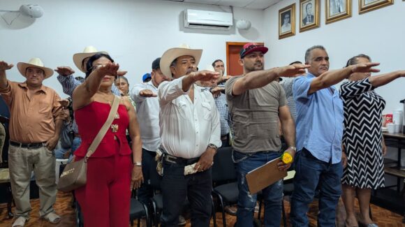 Escuinapa, Sinaloa, tiene nuevos síndicos y comisarios; rinden protesta frente al pleno del Cabildo