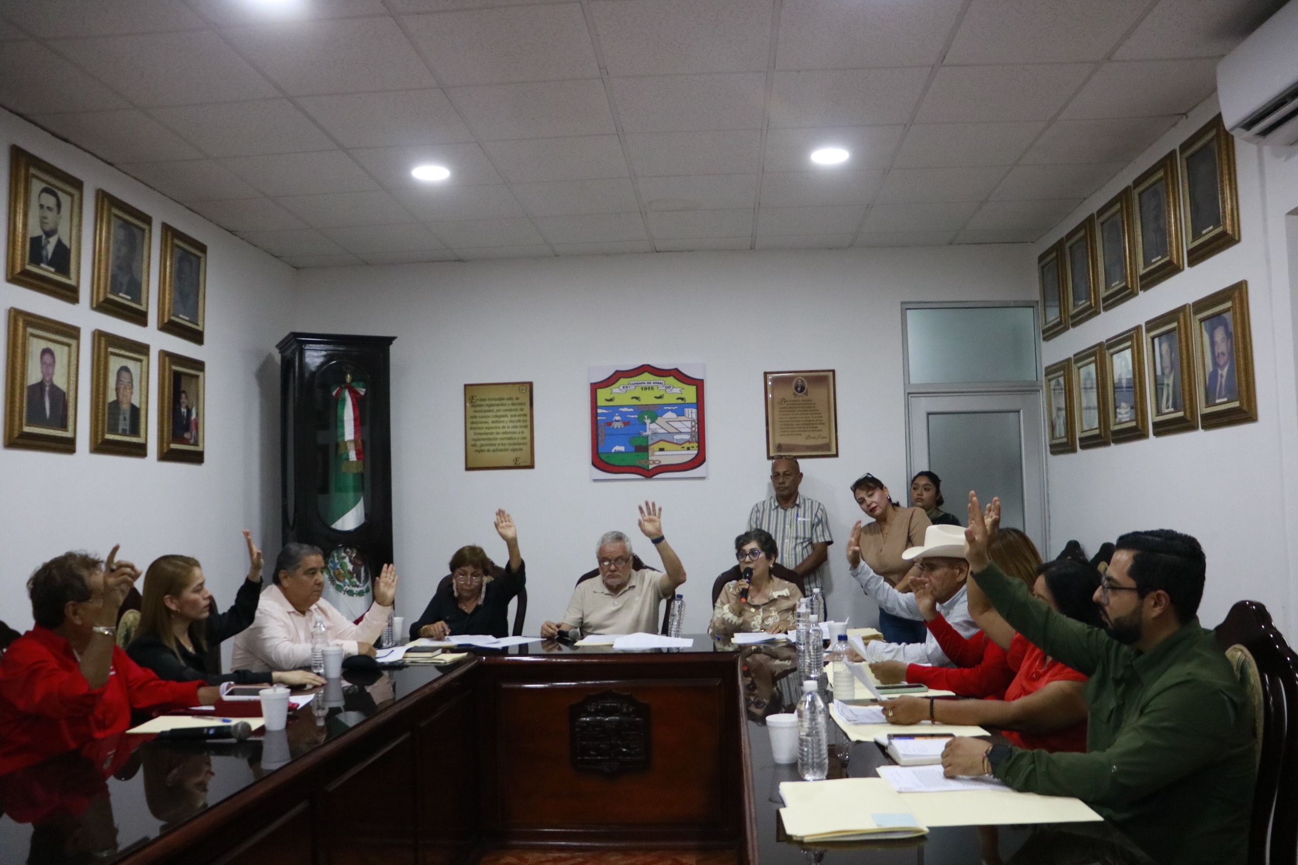 Rinden protesta síndicos y comisarios de Escuinapa