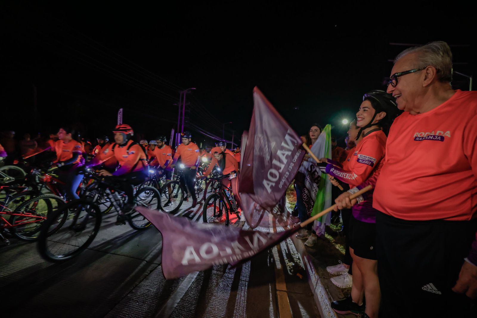 Rocha Moya en el arranque de la Rodada Naranja en Culiacán, Sinaloa