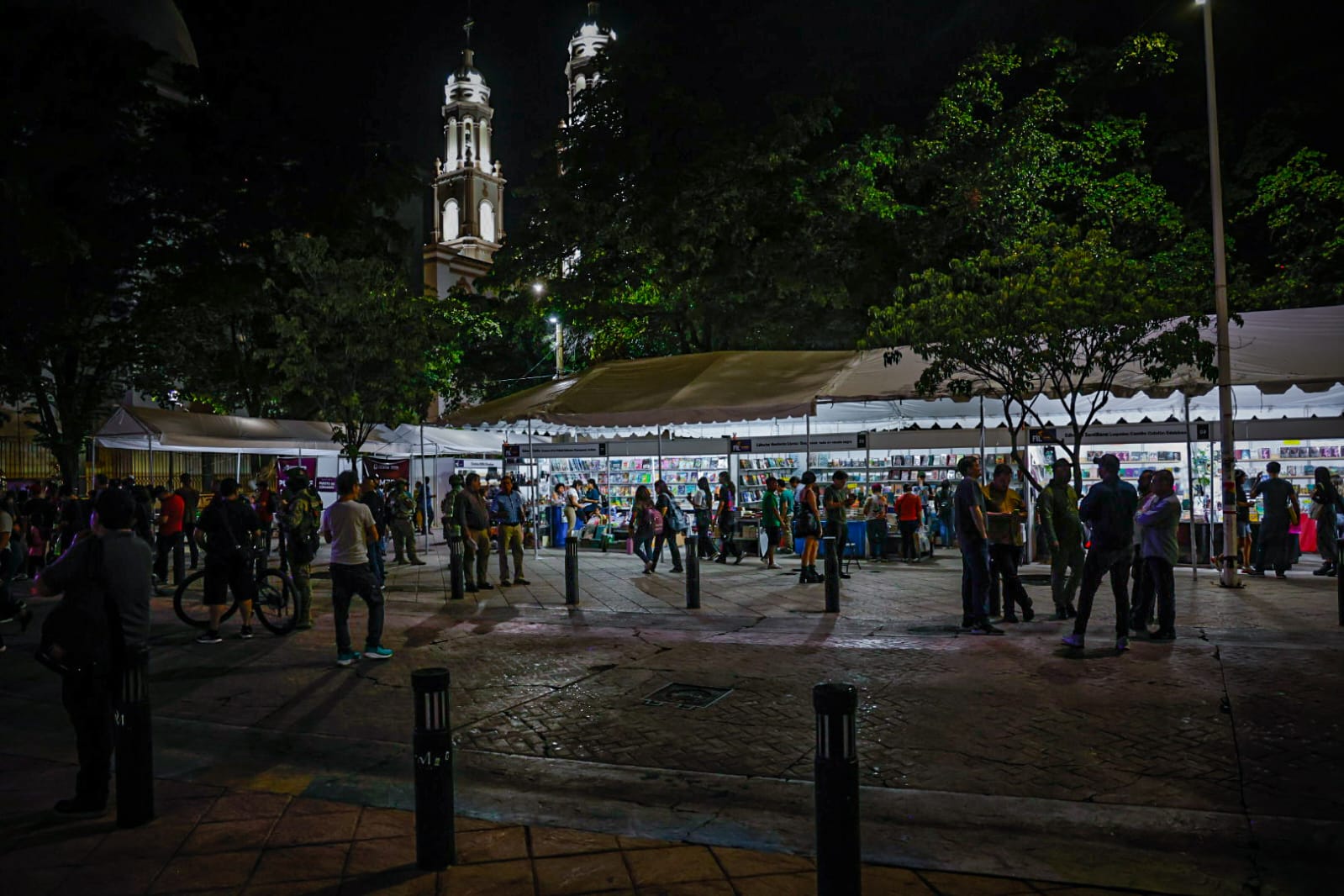 Rocha Moya presenta su libro en la FIL Culiacán 2025