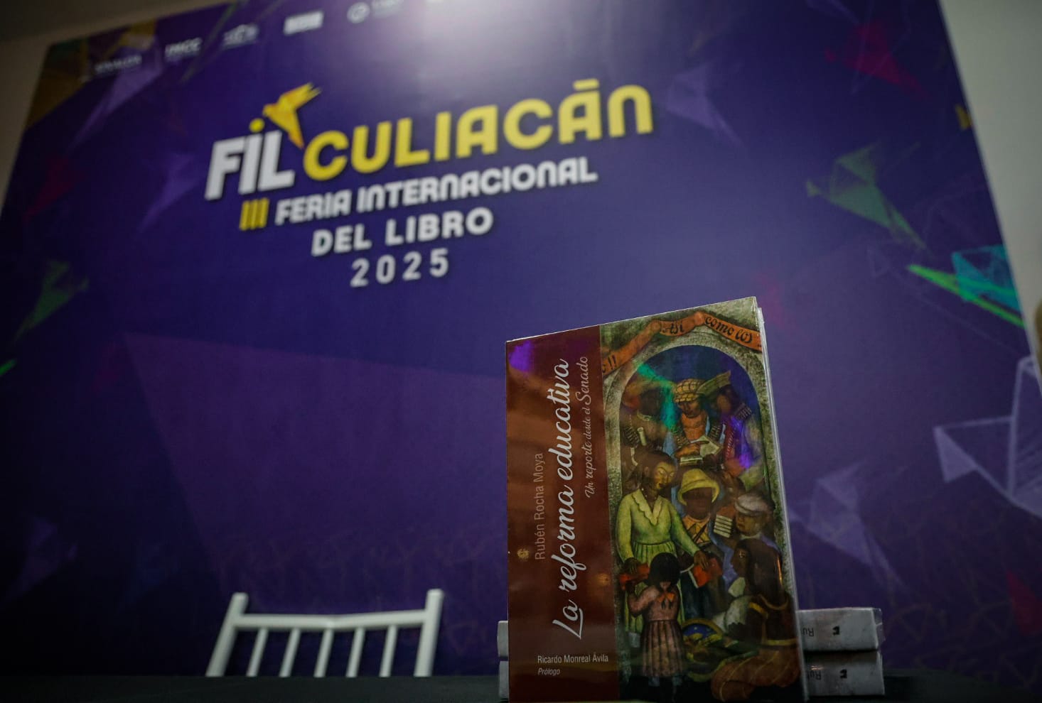 Rocha Moya presenta su libro en la FIL Culiacán 2025