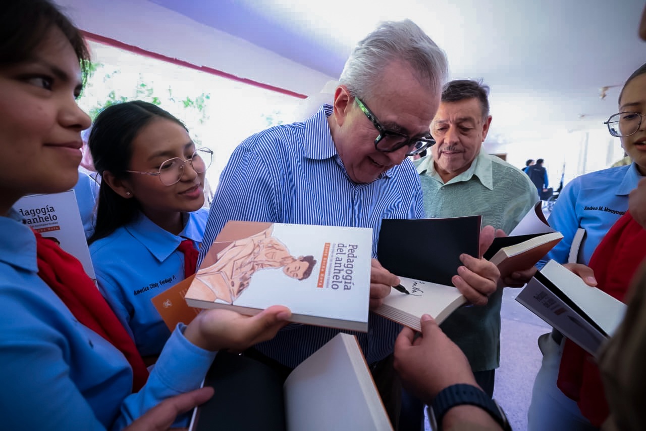 Rubén Rocha Moya presenta su nuevo libro en Sonora