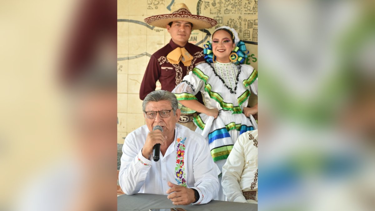 Trini Castro, director del Mariachi Castro