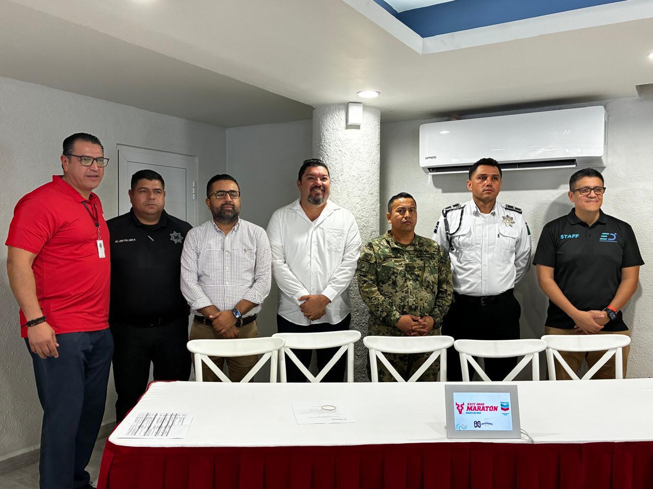 Rueda de prensa sobre el Gran Maratón Chevrón 2025 en Mazatlán
