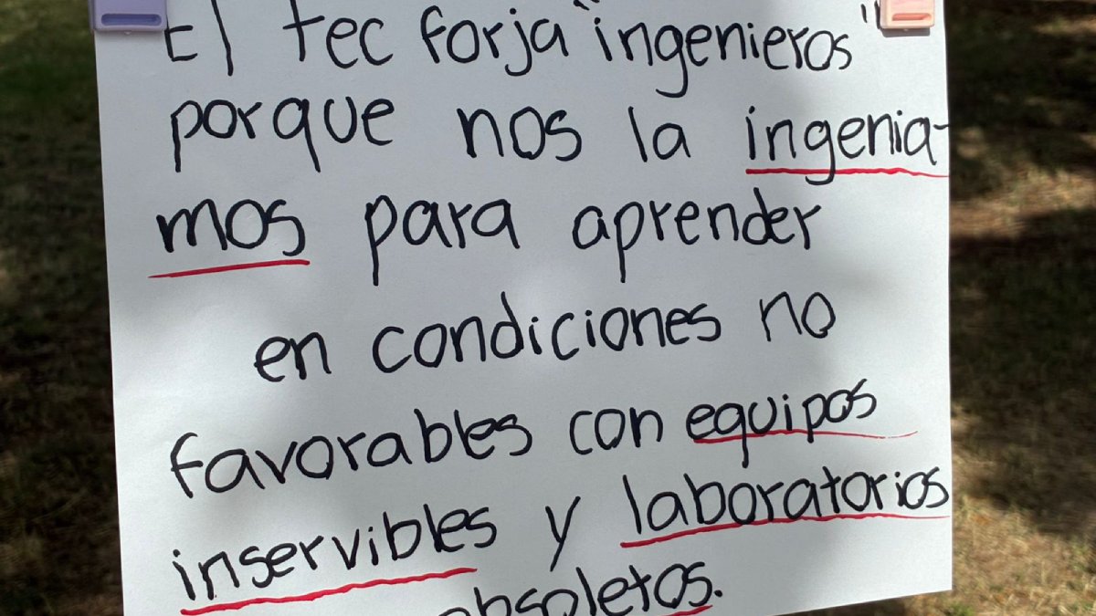 se manifiestan estudiantes en el tec de los mochis