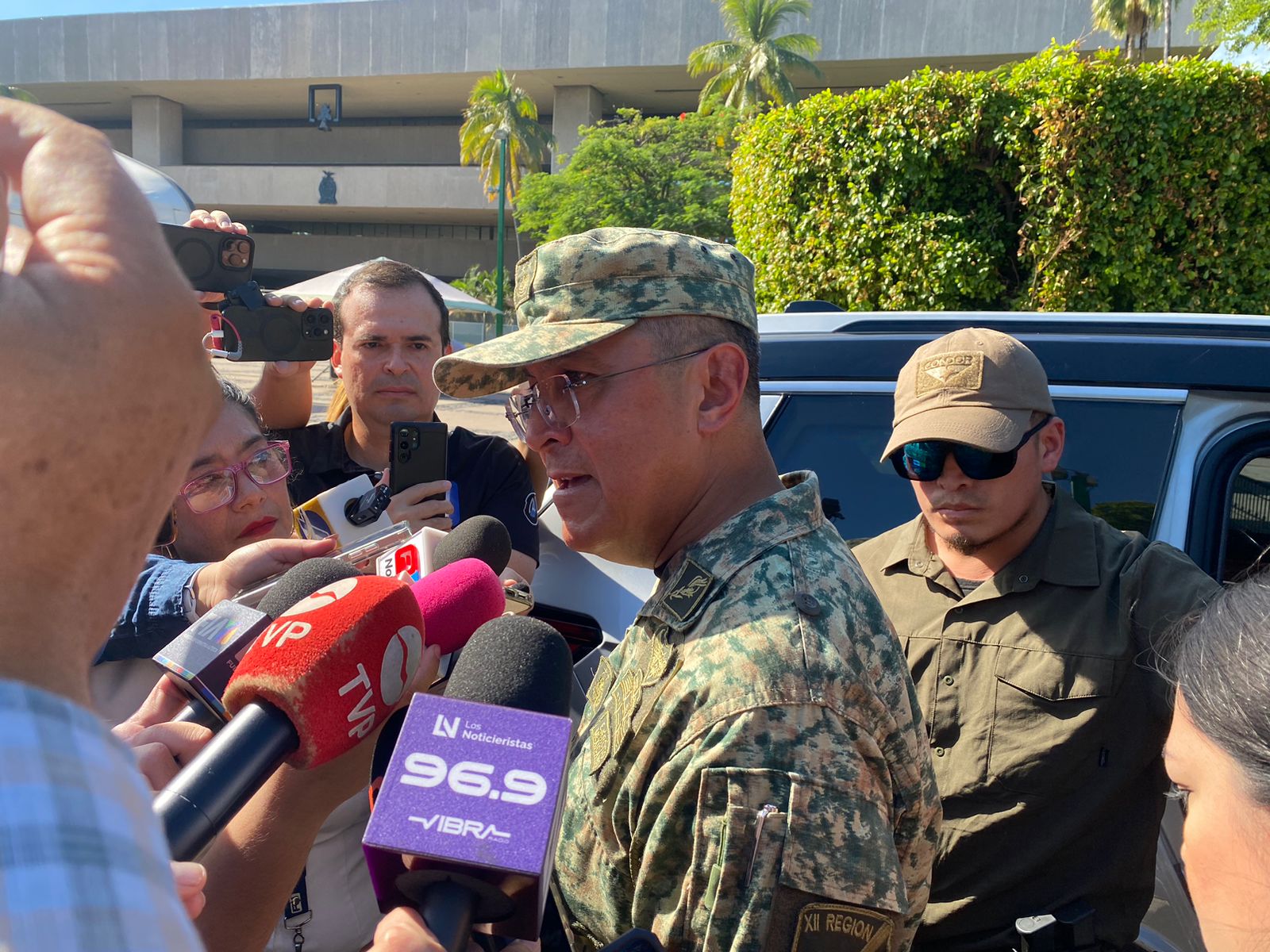 secretario de Seguridad del Estado Oscar Renteria Schazarino
